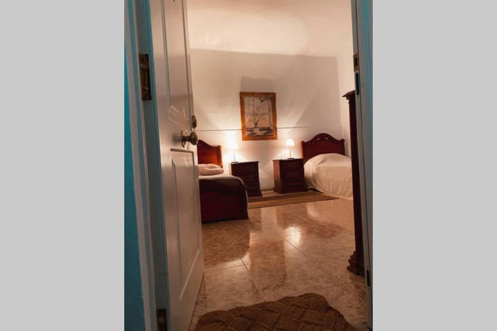 Large 90M2 Canary Apartment, Nice View, Location ! Puerto de Santiago  Exteriör bild